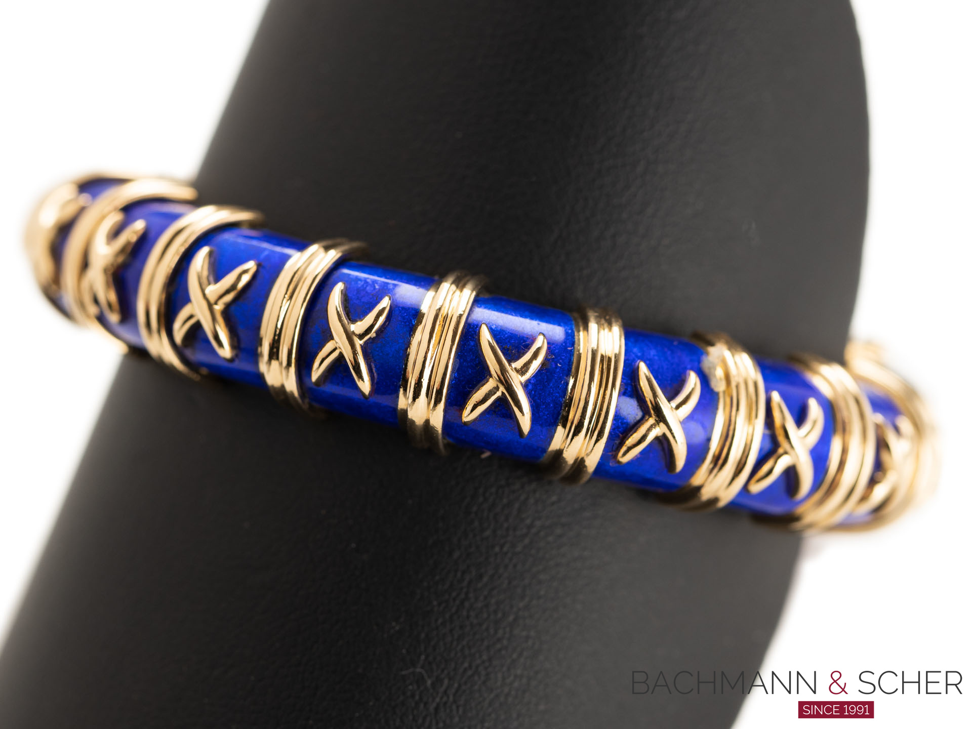 Tiffany Co. Schlumberger Croisillon Bangle Bracelet 18K Yellow Gold Royal Blue Enamel Original Retail Price EUR36.600 6
