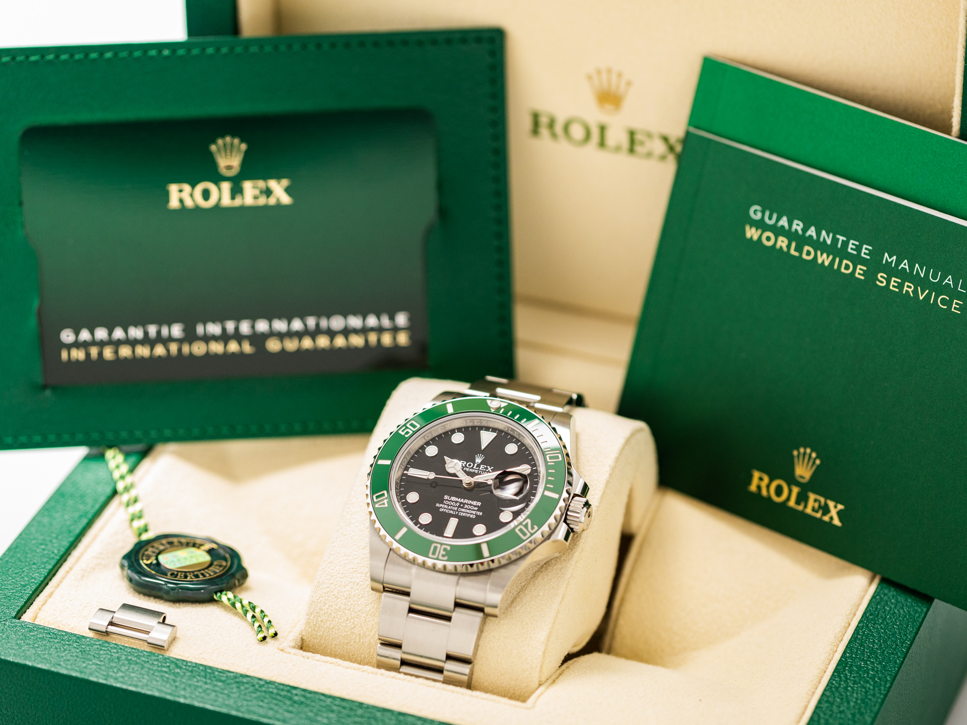 Rolex 126610LV Submariner Date Kermit Black Dial Green Bezel Oyster  Bracelet New 2022 Box/Papers - The Wrist Watcher